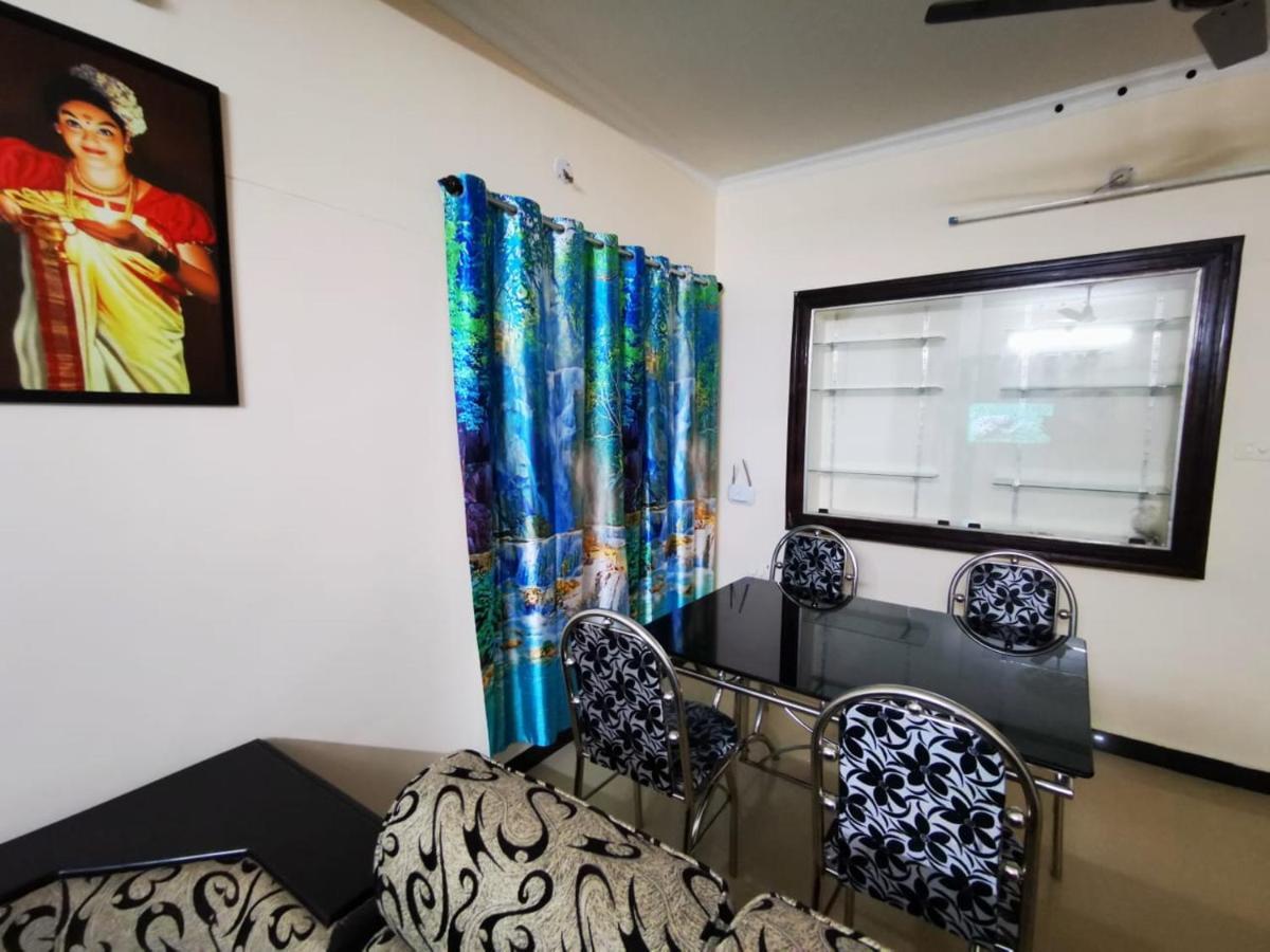 J2 Home Stay - Luxury Homes With Caravan Services Thiruvananthapuram Zewnętrze zdjęcie
