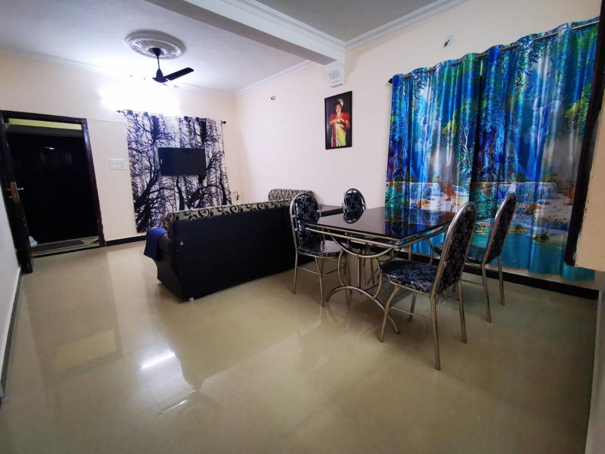 J2 Home Stay - Luxury Homes With Caravan Services Thiruvananthapuram Zewnętrze zdjęcie